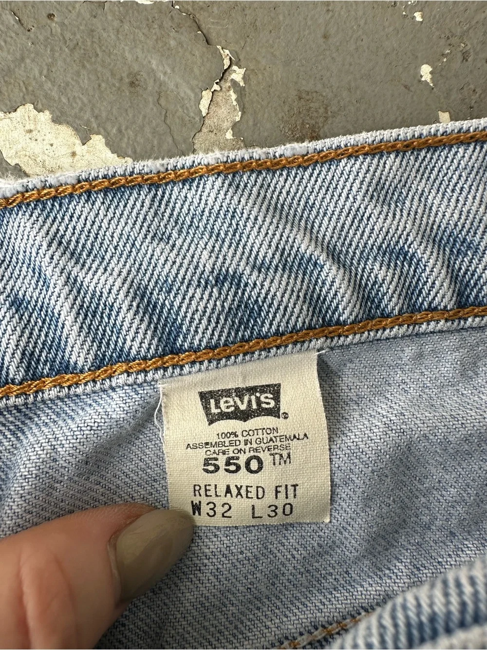 Vintage Levi’s Light Wash Men's Jeans - Classic Straight Fit - Picture 3 of 12